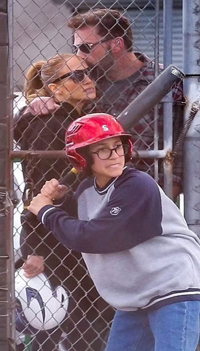 Jennifer Lopez, Ben Affleck packed on PDA amid their outing in LA