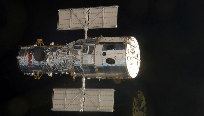 This still image photo taken May 13, 2009 and released May 14, 2009 shows the Hubble Space Telescope. REUTERS/NASA