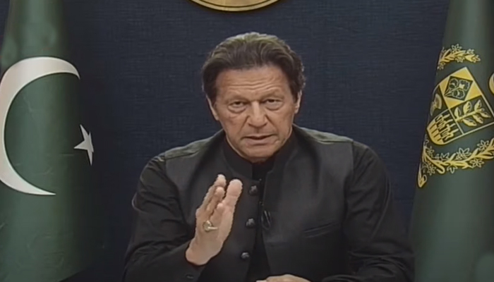 وزیراعظم عمران خان 2 اپریل 2022 کو اسلام آباد میں سوال و جواب کے سیشن سے خطاب کر رہے ہیں۔  - YouTube/PTVNewsLive