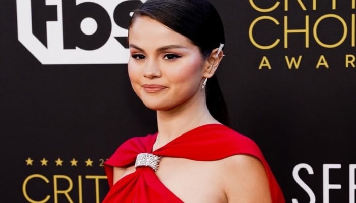 Selena Gomez oozes comfort and style in chic black leather ensemble, see pics
