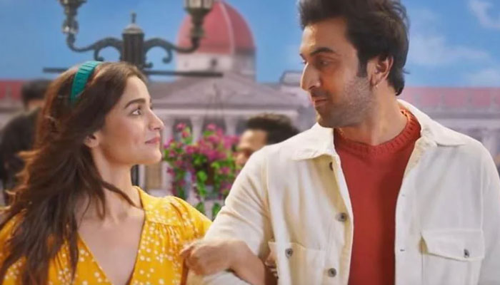 CONFIRMED: Alia Bhatt, Ranbir Kapoor to get married this month