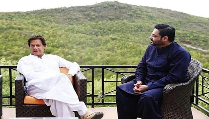 Prime Minister Imran Khan (L) and Aamir Liaquat Hussain. — Twitter/File