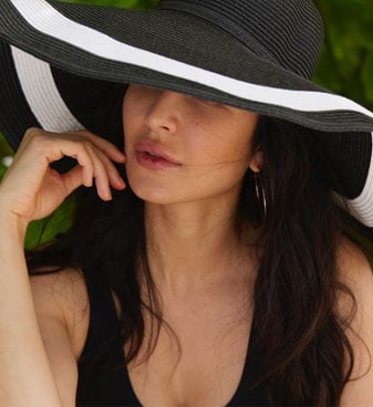 Katrina Kaif raises the temperature in latest pictures