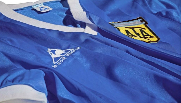Putri Maradona mengklaim jersey yang salah akan dilelang