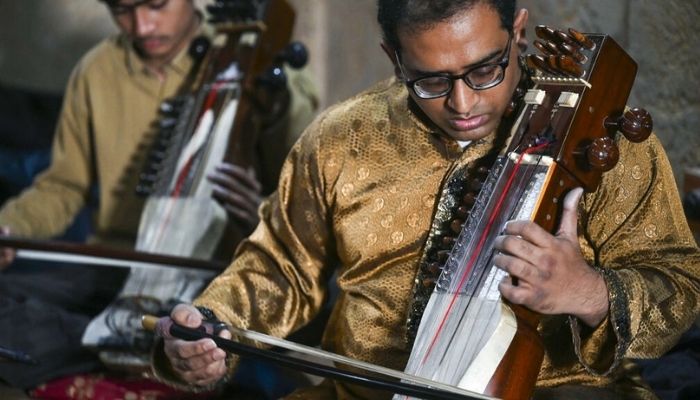 Remarkable for its resemblance to the human voice, the sarangi is fading from Pakistans music scene –- except for a few players dedicated preserving its place. AFP