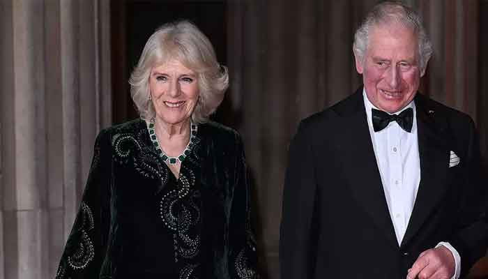 Ratu Elizabeth ingin Charles dan Camilla mewakilinya di acara kerajaan pada 14 April