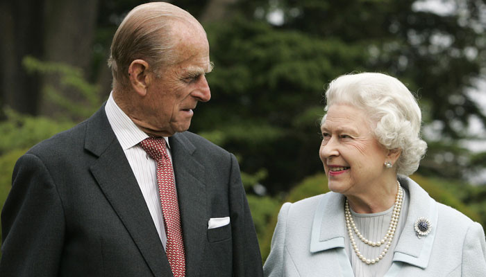 Ratu Elizabeth memberikan penghormatan yang menyentuh kepada Pangeran Philip pada peringatan kematian pertama