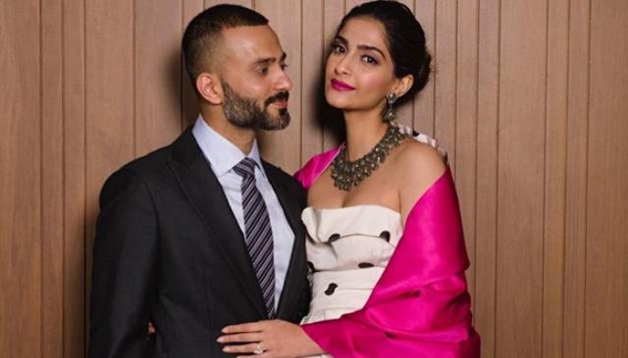 Sonam Kapoor, Anand Ahujas robbed of cash, jewellery worth Rs 1.41 crore