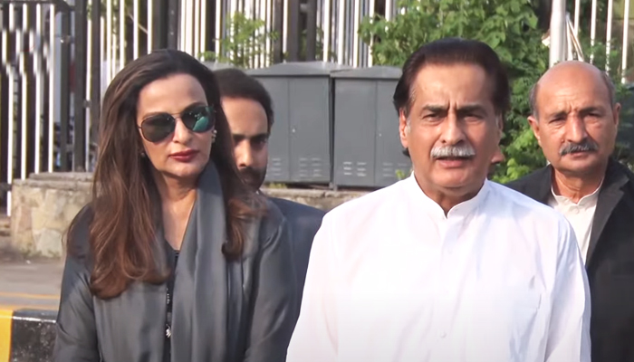 MNA and PML-N leader Ayaz Sadiq (left) addressing a press conference alongsidePPP Senator Sherry Rehman in Islamabad, on April 13, 2022. — YouTube/PTVNews