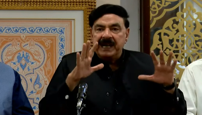 Ex-interior minister and AML President Sheikh Rasheed addresses a press conference in Peshawar, on April 13, 2022. — YouTube/HumNews