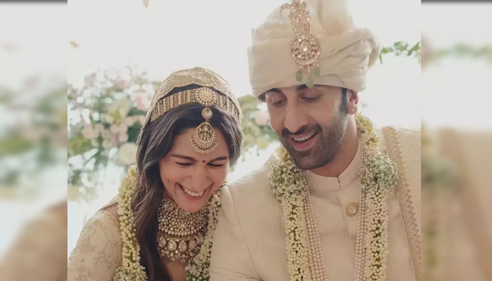 Alia Bhatt, Ranbir Kapoor tied the knot, Kareena, Karan Johar congratulate newlyweds