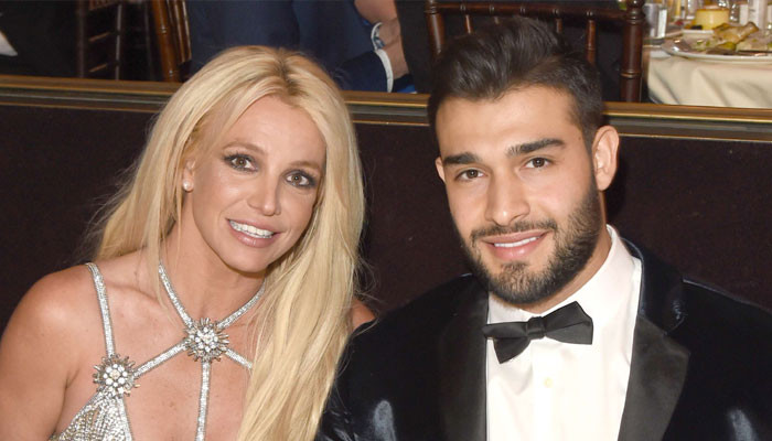 Britney Spears ‘menunda’ rencana pernikahan sampai bayi lahir