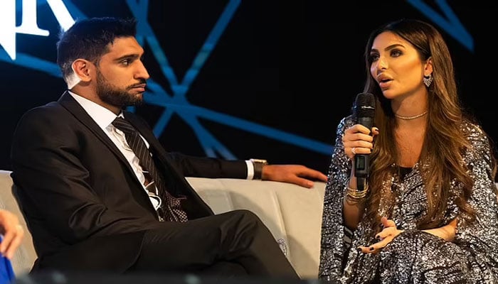 Amir Khan hosts The Great Iftar event in London with wife Faryal Makhdoom: pics