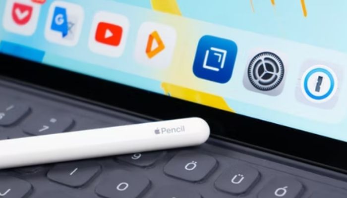 Rumours about iPhone 14 Apple Pencil might be entirely false. Unsplash/danielkorpai