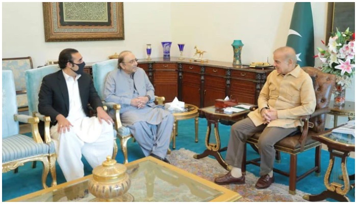 PPP Chairman Bilawal Bhutto-Zardari, co-chairman Asif Ali Zardari call on PM Shehbaz in Islamabad on April 14, 2022. — PID/File