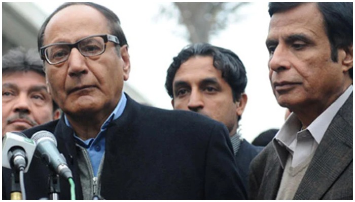 This file photo shows PML-Q president Chaudhry Shujaat Hussain (left) and Punjab Assembly Speaker Pervaiz Elahi. — AFP/ file