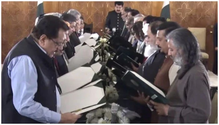 Members of federal cabinet take oath atAiwan-e-Sadr. Screengrab