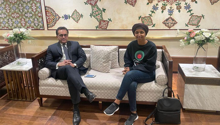 (Left) Foreign Office’s DG America Mohammad Mudassir Tipu and US Congresswoman Ilhan Abdullah Omar. Photo—FO