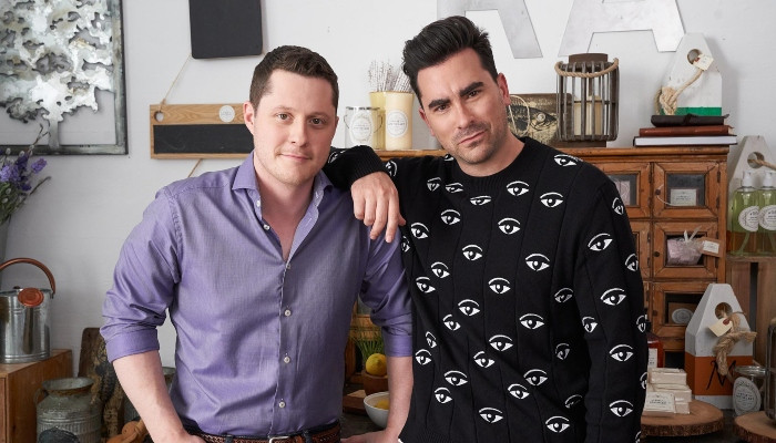 Dan Levy reunites with 'Schitt's Creek's costar Noah Reid at 'The Minutes' premiere - Vimarsana News