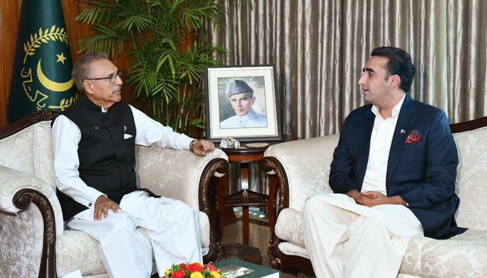PPP Chairman Bilawal Bhutto-Zardari (right) meets President Arif Alvi at the Aiwan-e-Sadr in Islamabad, on April 27, 2022. — President House