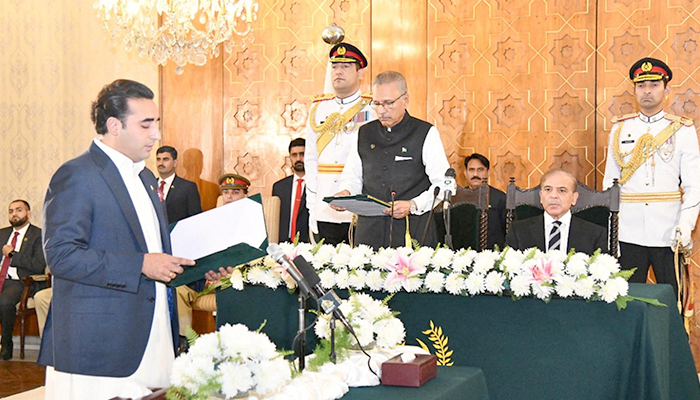 Bilawal Bhutto Zardari, son of assasinated former prime minister Benazir Bhutto, and the chief of coalition ally Pakistan Peoples Party (PPP), takes oath as the new foreign minister from Pakistans President Arif Alvi, in Islamabad, Pakistan April 27, 2022. — Reuters