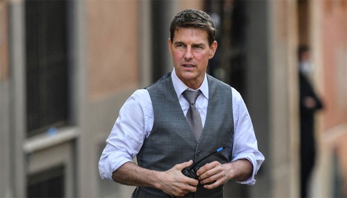 Tom Cruise meluncurkan pemutaran sekuel ‘Top Gun’ pertama di dunia