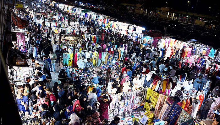 People can be seen in shopping for preparation of Eid-ul-Fitr at Hyderi Market in Karachi, on May 1, 2022. — APP