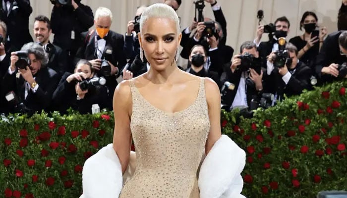 Kim Kardashian ha sido acusada de promover una dieta extrema después de perder 16 libras en 3 semanas