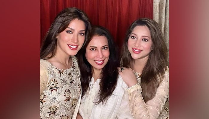 Mehwish Hayat turns heads with cute Eid photos with family
