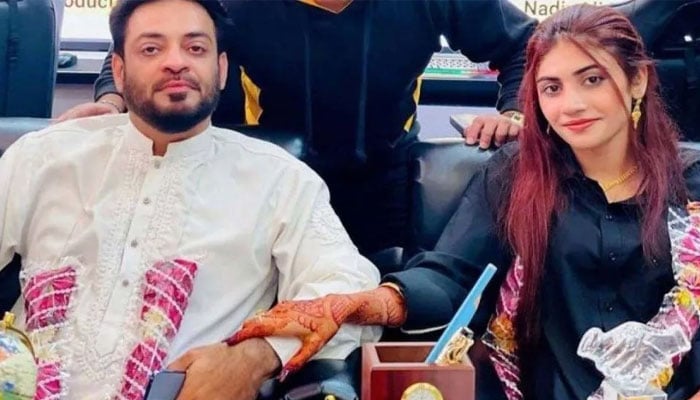 Aamir Liaquats third wife Syeda Dania files for divorce