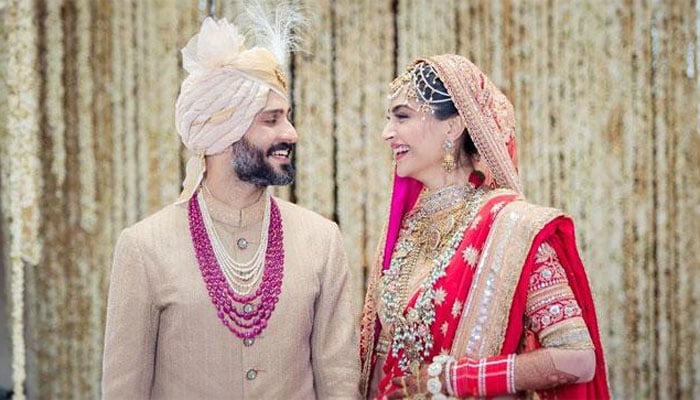 Sonam Kapoor shares romantic note for Anand Ahuja on their wedding anniversary