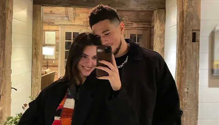 Kendall Jenner keeps beau Devin Booker picture close to her heart