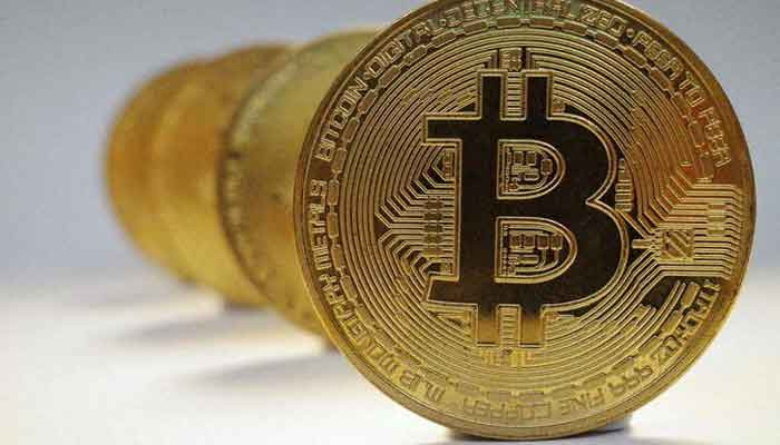 Bitcoin turun di bawah .000, terendah sejak Juli 2021