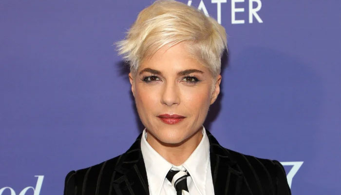 Selma Blair makes surprising revelations about her wrestle with alcoholism & abuse in memoir 2 Selma Blair makes shocking revelations about her struggle with alcoholism & abuse in memoir