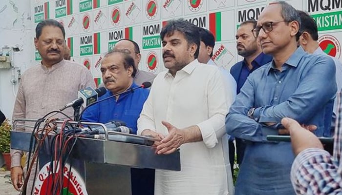 The leaders of MQM-P and PPP addressing the media after holding discussions in Karachi. — Provided by Saeed Ghanis office