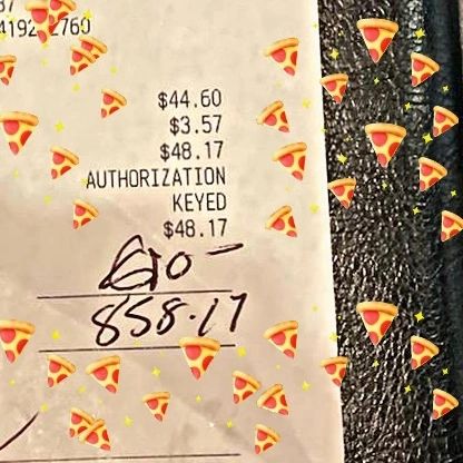 Couples $810 tip to waitress divides the internet