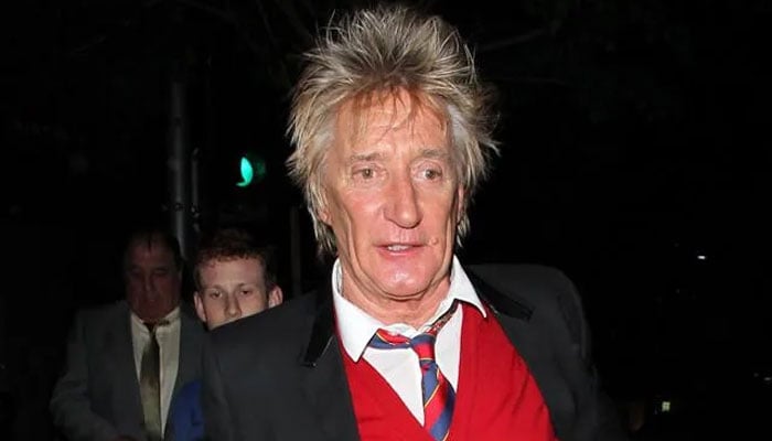 Rod Stewart jokes he and Queen Elizabeth have same hairstyle