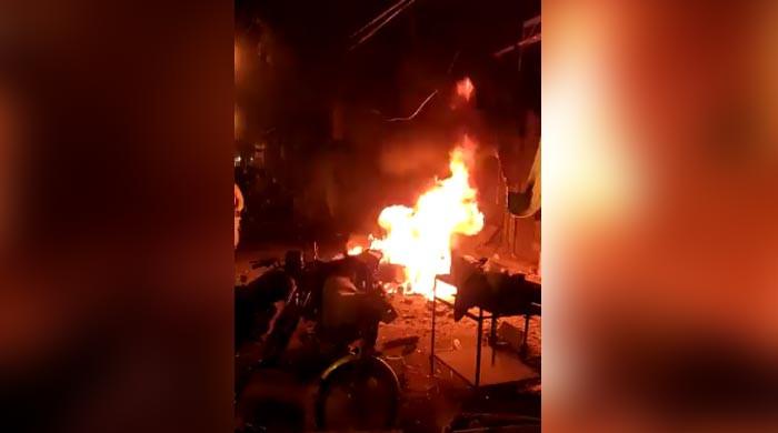 One dead, nearly dozen injured as blast rips through Karachi's Kharadar area