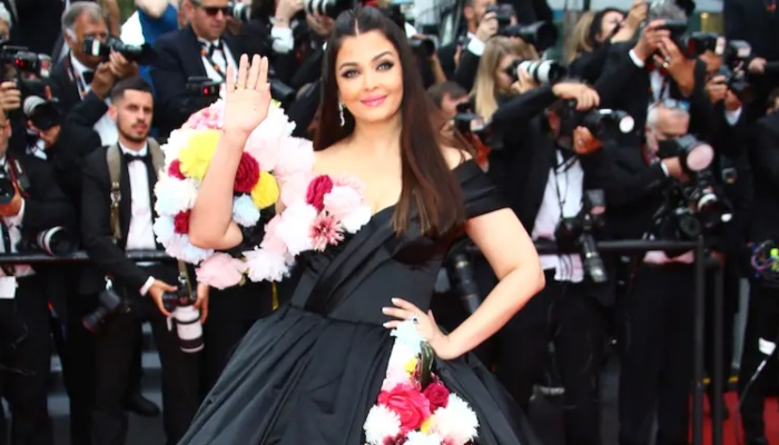 Aishwarya Rai Bachchan rules the red carpet in dramatic black gown at Cannes 2022