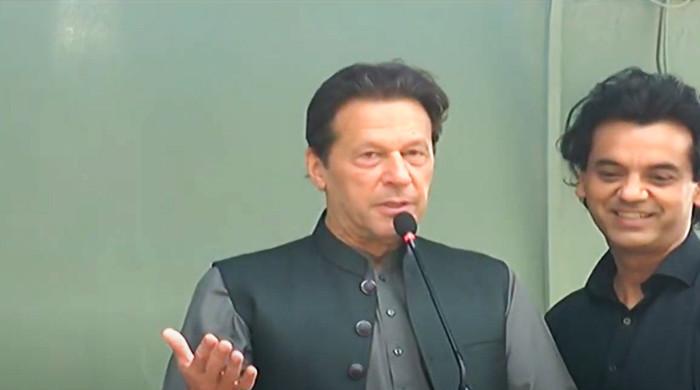 Imran Khan to announce call for long march towards Islamabad today