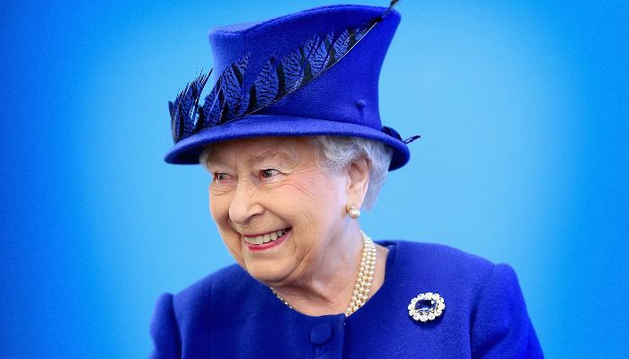 Queen Elizabeth to join Prince Andrews daughter and other royals at Flower Show