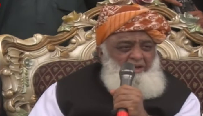 PDM chief Maulana Fazlur Rehman addressing a press conference in Peshawar. — Screengrab/Hum News