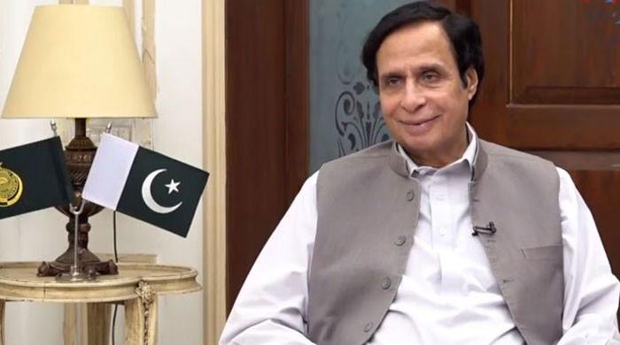 Confusing directions from PML-N let Parvez Elahi evade no-trust