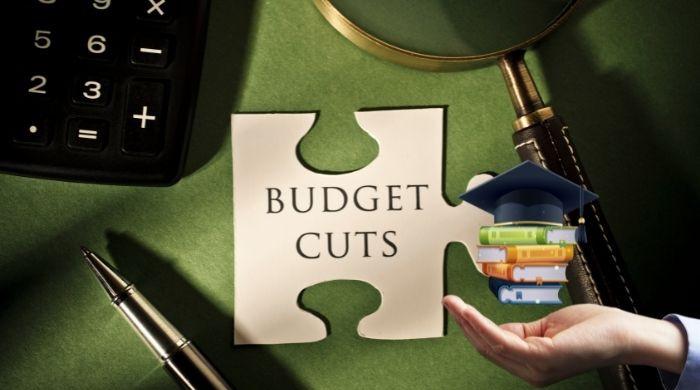 Federal govt indicates cutting HEC budget by half