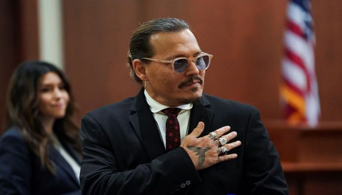 Johnny Depp, kembali berdiri, menyebut klaim pelecehan Heard ‘kejam’ dan ‘salah’