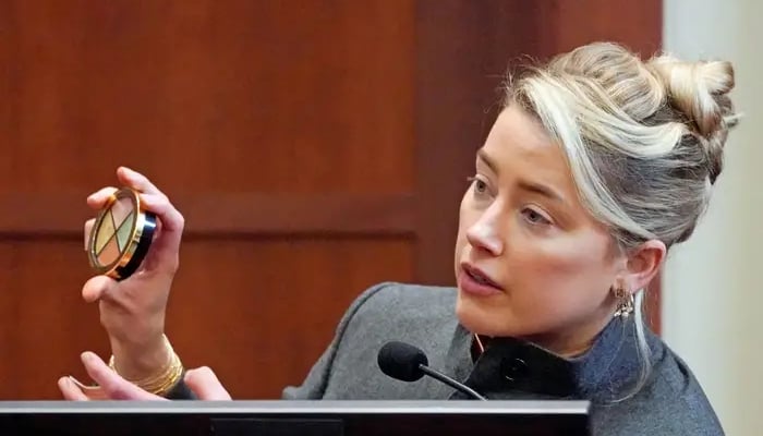 Did Amber Heard fake her bruises using color correcting kit? TikToker discloses in viral video