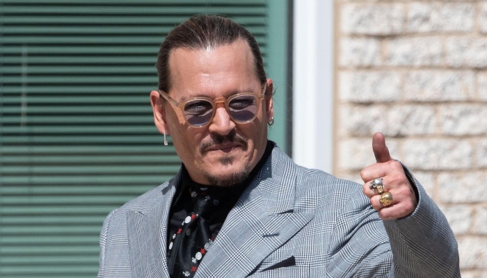 Johnny Depp’s humble gesture outside court leaves fans in awe, video goes viral