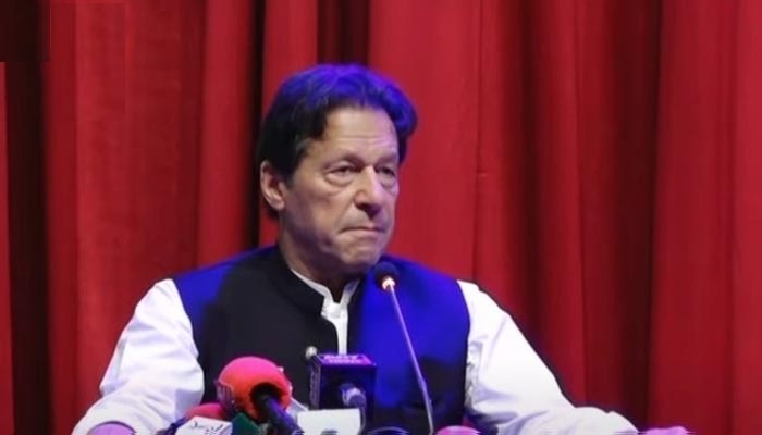 PTI Chairman and former prime minister Imran Khan addresses lawyers convention in Peshawar, Khyber Pakhtunkhwa. — Screengrab via YouTube/ Hum News Live