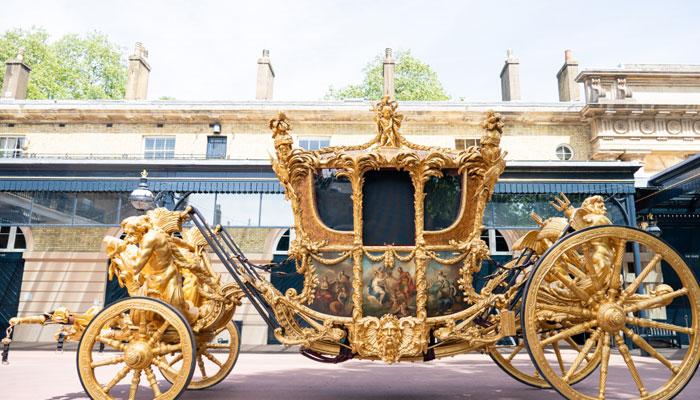 Queen Gold State Coach seen in London after 20 years amid Jubilee rehearsals