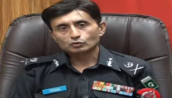 Inspector General (IG) of Railway Police Faisal Shahkar speaking at a press conference in Lahore on May 31, 2022. — Screengrab/ Geo News